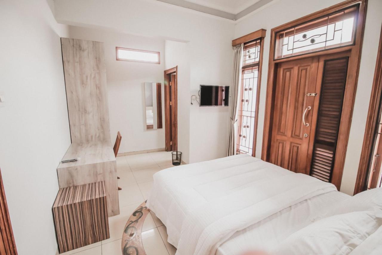 Stay Inn Pasteur Bandung, Husein Sastranegara Airport エクステリア 写真