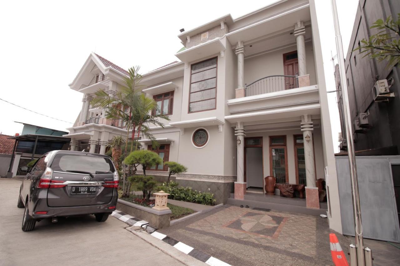 Stay Inn Pasteur Bandung, Husein Sastranegara Airport エクステリア 写真